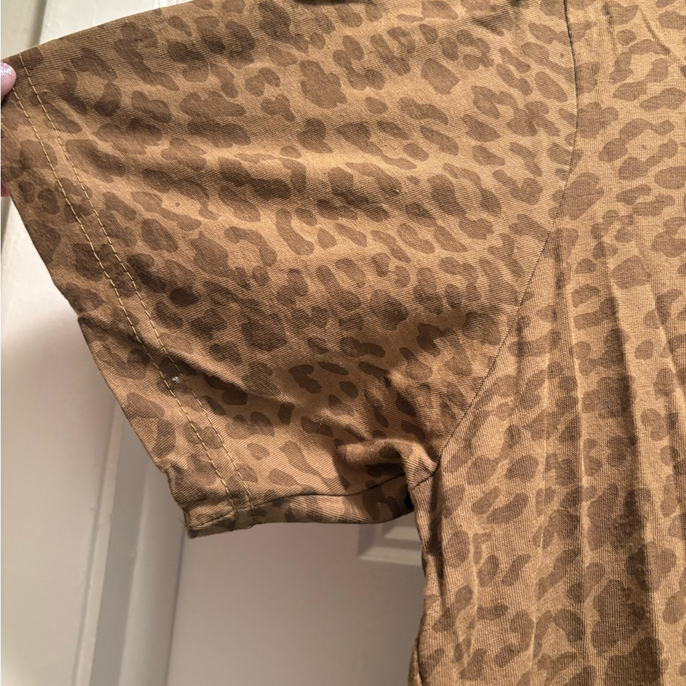 Leopard Print 'Be Kind' Tee Shirt - Picture 4 of 5
